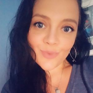 Meet your Posher,  Jennifer